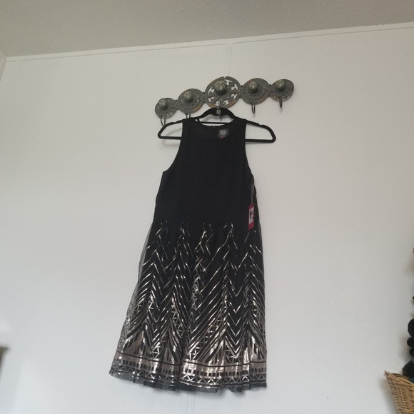 Vince camuto black flared dress with gold - Picture 2 of 4